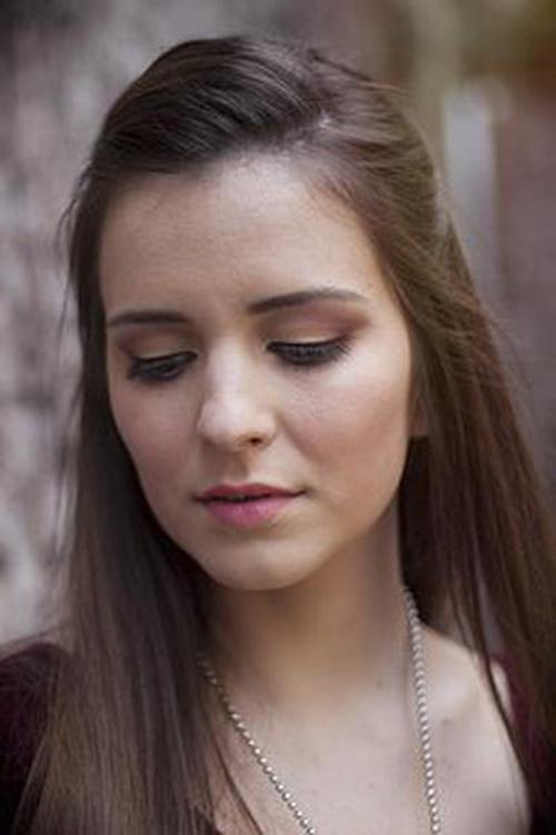 一到桃源洲,当地官员列队相迎陛下和公主大驾光临?